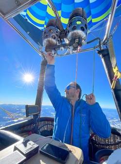 pilote de montgolfière en haute altitude