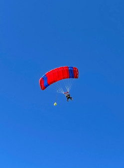 original gift idea : parachute jumping in tallard